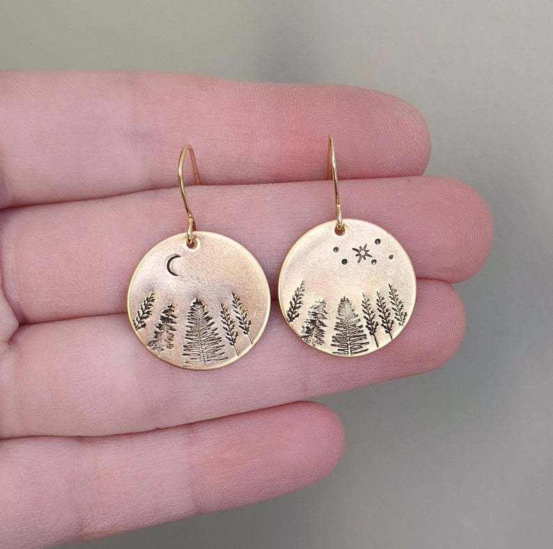 Beautiful Gold Earring with Unique Style
