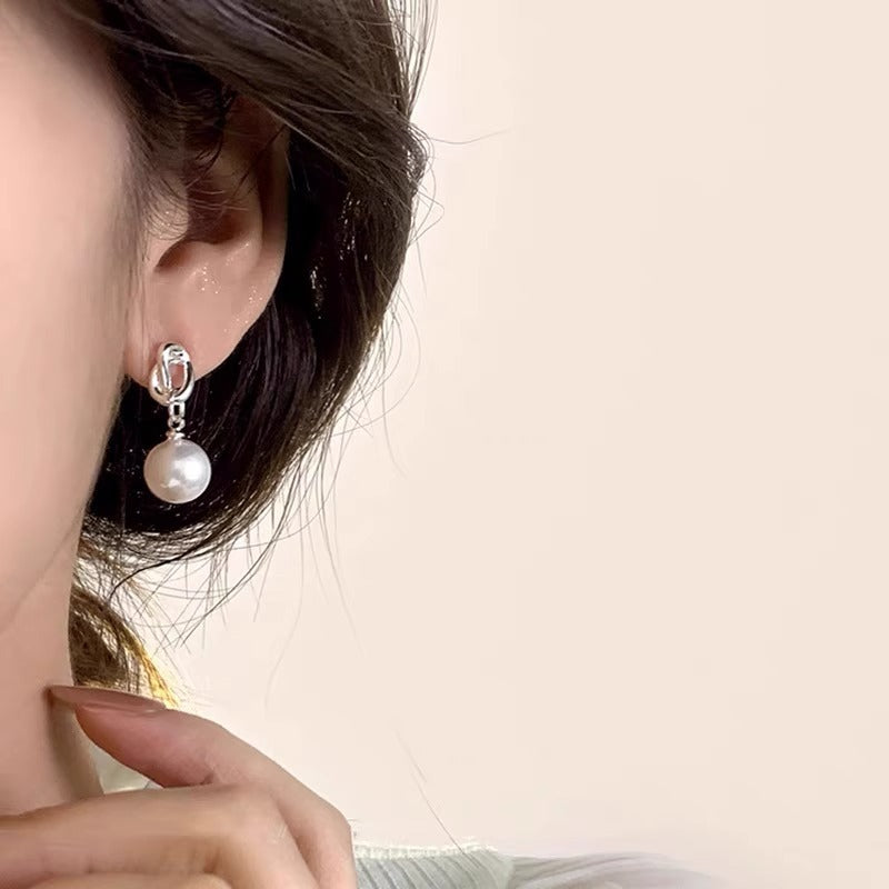 Romantic Pearl Earring for Special Moments