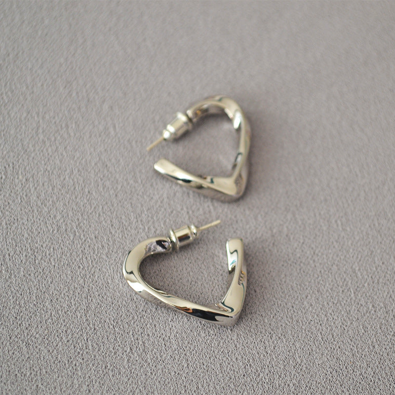 Classic Gold Earring with Timeless Appeal