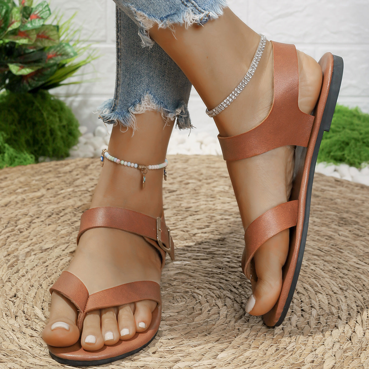 Graceful Orthopedic Sandals for Modern Look