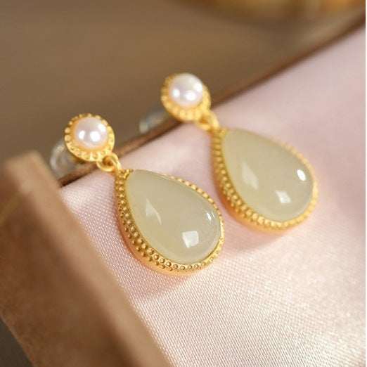 Beautiful Gold Earring with Unique Style