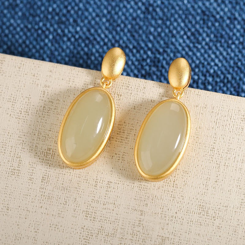 Charming Gold Earring for Any Occasion