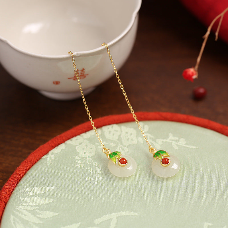 Classic Gold Earring with Timeless Appeal