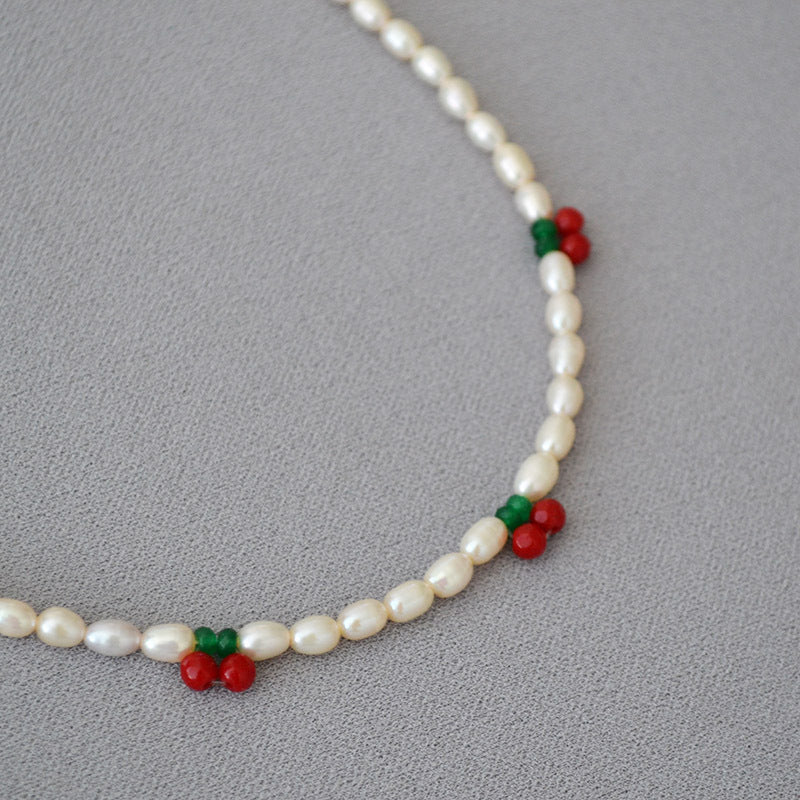 Beautiful Pearl Necklace with Unique Style