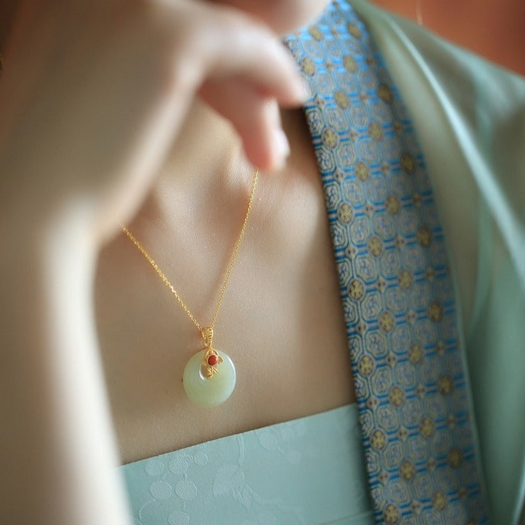 Elegant Gold Necklace for Every Occasion