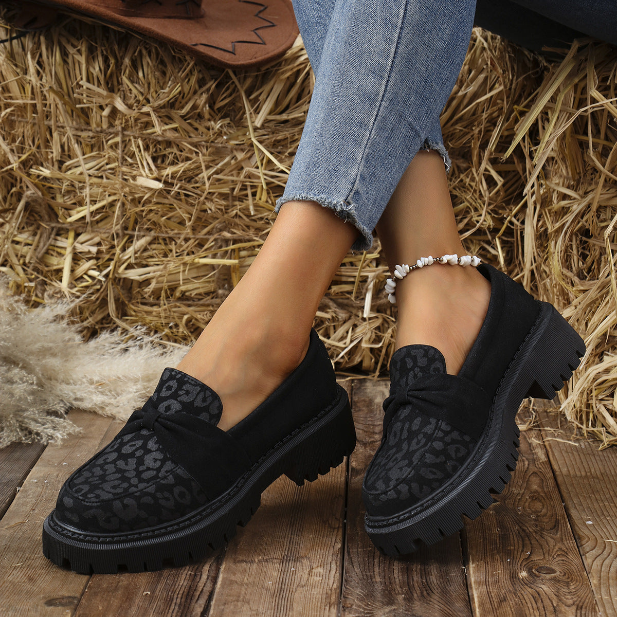 Graceful Orthopedic Shoes for Modern Look
