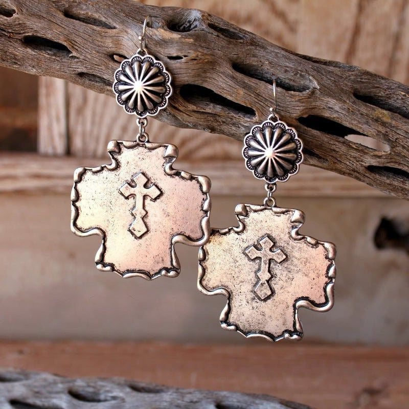 Charming Earring for Any Occasion