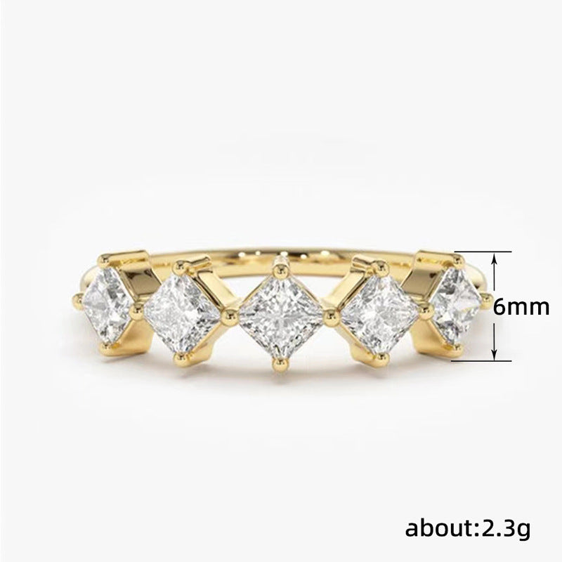 Classic Gold Ring with Timeless Appeal
