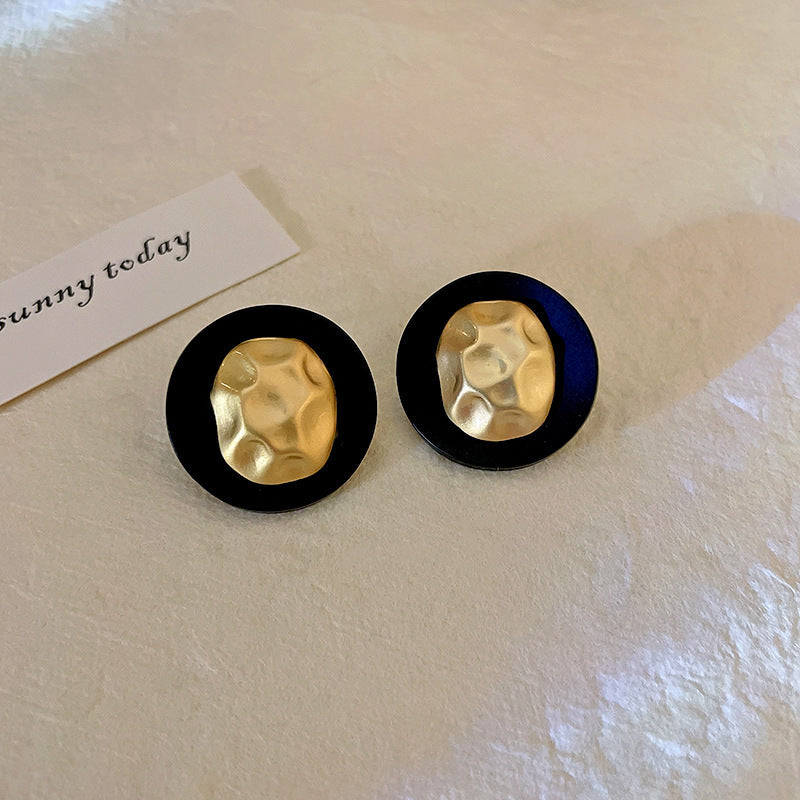 Stunning Gold Earring for Daily Wear