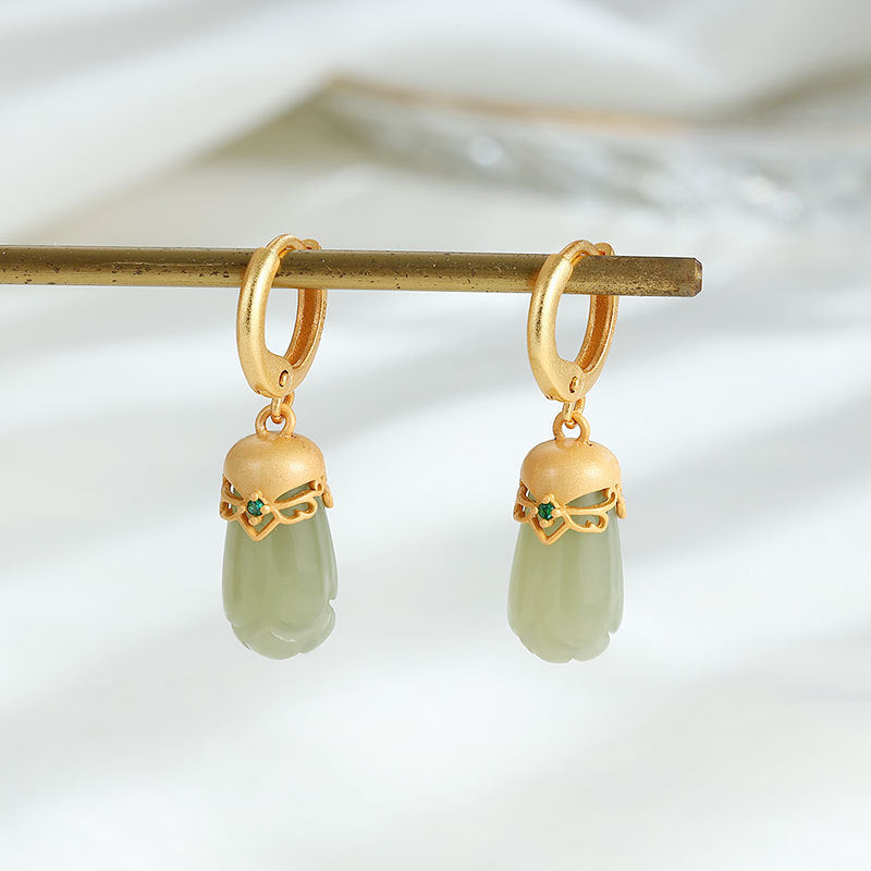 Charming Silver Earring for Any Occasion