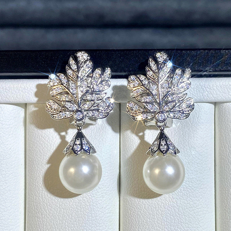 Beautiful Pearl Earring with Unique Style