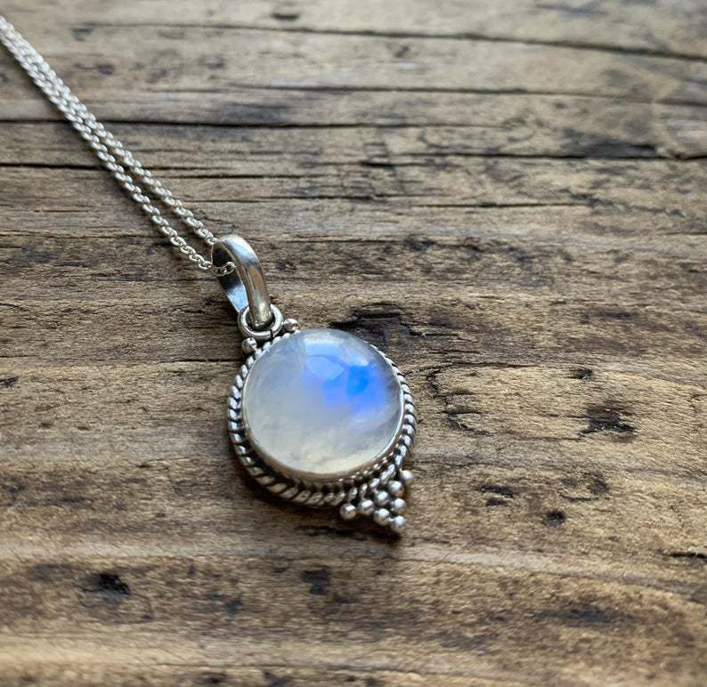 Stunning Necklace for Daily Wear