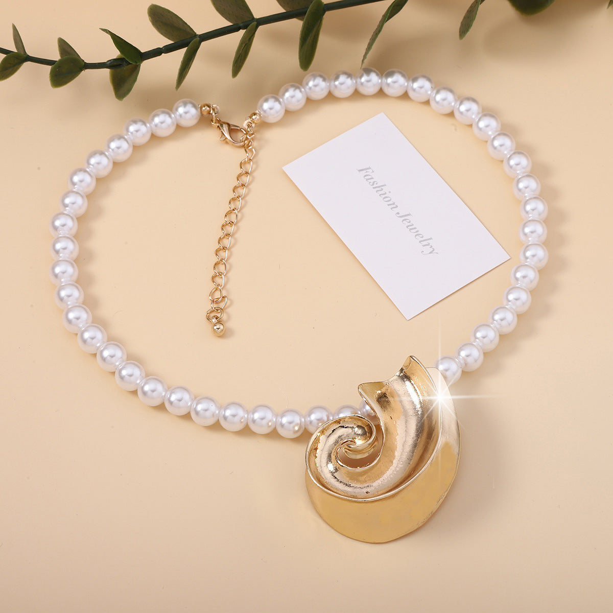 Classic Pearl Chain with Timeless Appeal
