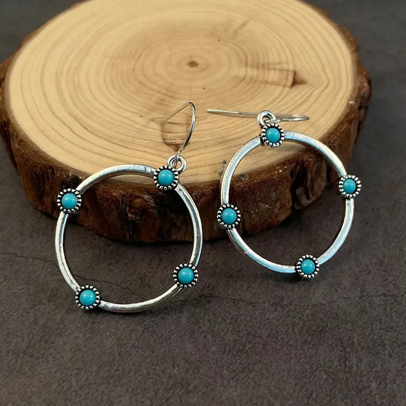 Charming Earring for Any Occasion