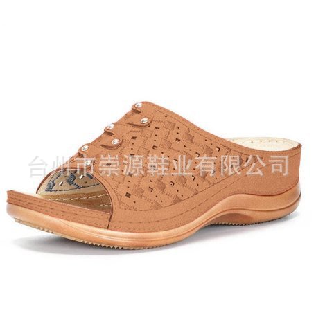 Graceful Orthopedic Sandals for Modern Look