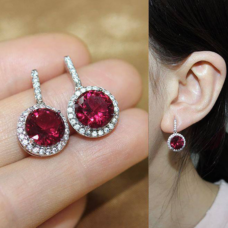 Charming Earring for Any Occasion