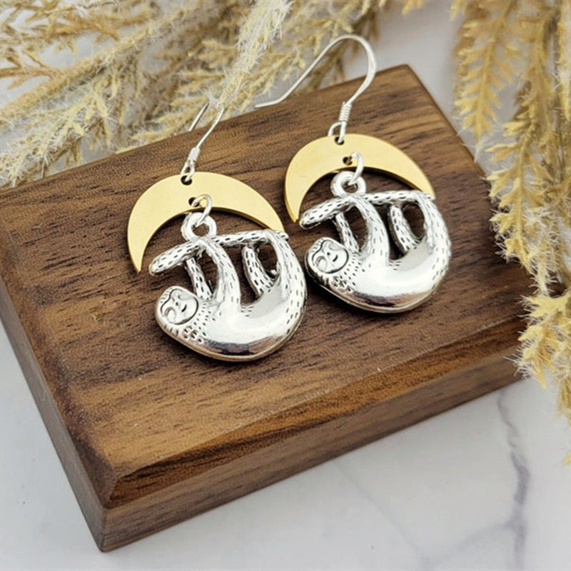 Classic Gold Earring with Timeless Appeal