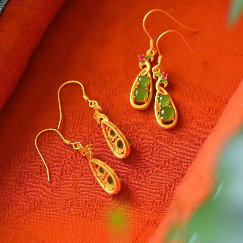 Romantic Gold Earring for Special Moments