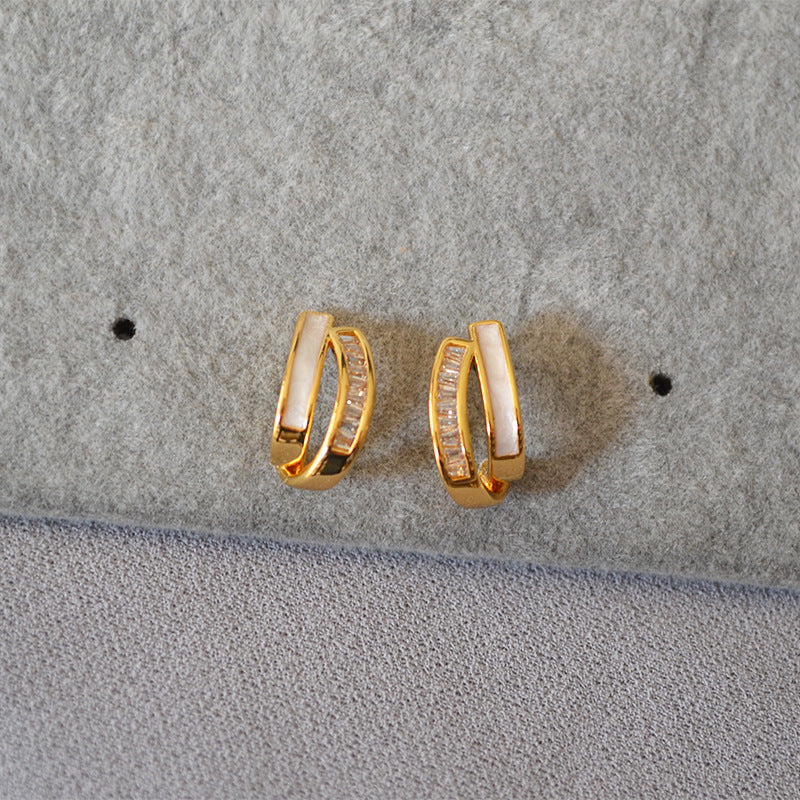 Romantic Silver Earring for Special Moments