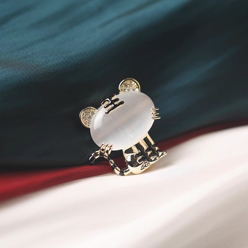 Beautiful Silver Piece with Unique Style