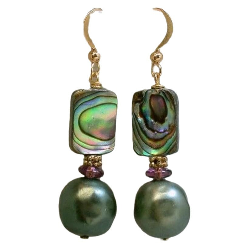 Classic Pearl Earring with Timeless Appeal