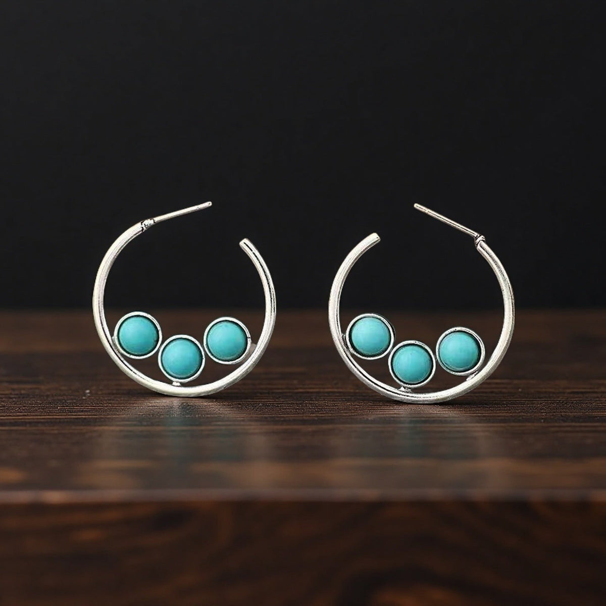 Charming Earring for Any Occasion