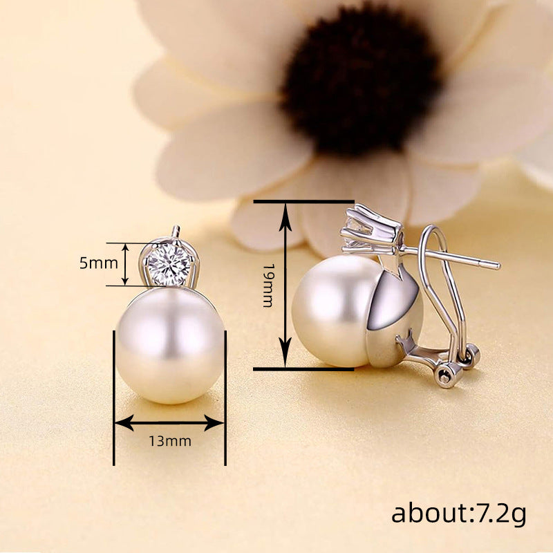 Classic Pearl Earring with Timeless Appeal