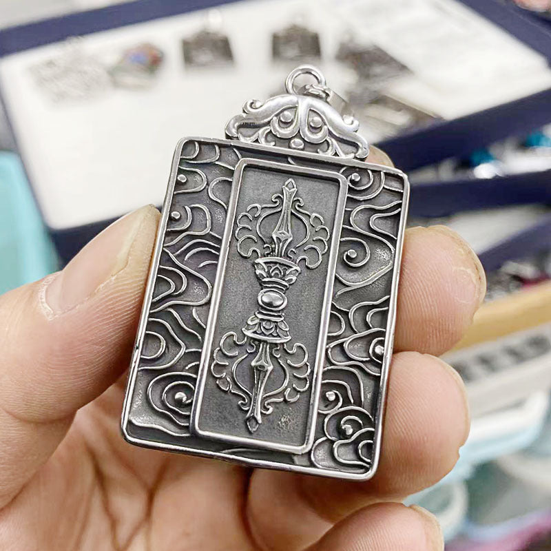 Classic Pendant with Timeless Appeal