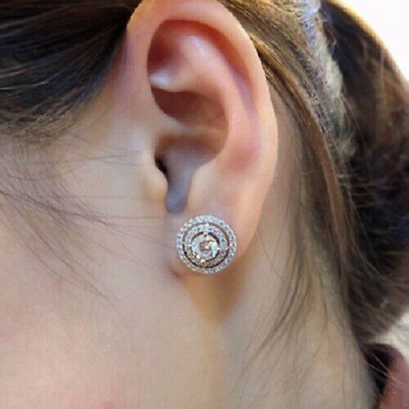Charming Earring for Any Occasion