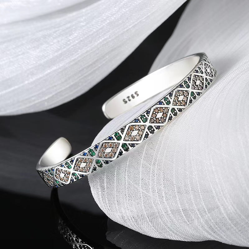 Stunning Bracelet for Daily Wear