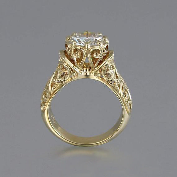 Charming Gold Ring for Any Occasion