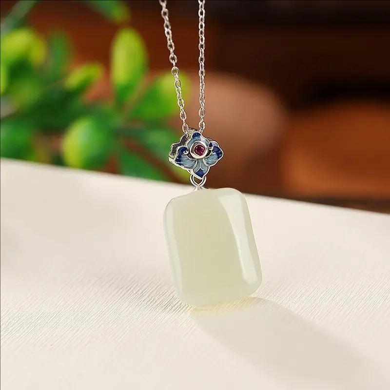Romantic Silver Pendant for Special Moments