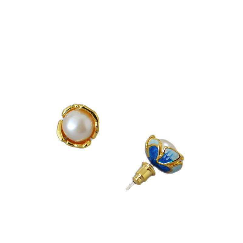 Beautiful Silver Earring with Unique Style