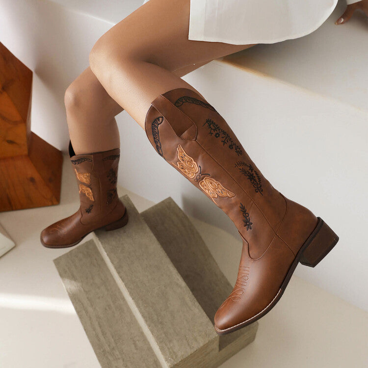 Graceful Orthopedic Boots for Modern Look