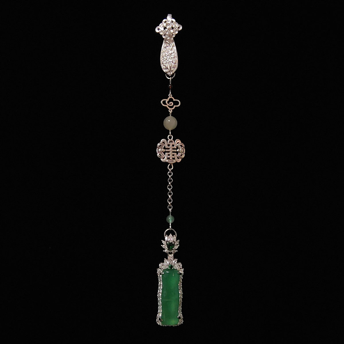 Elegant Pendant for Every Occasion