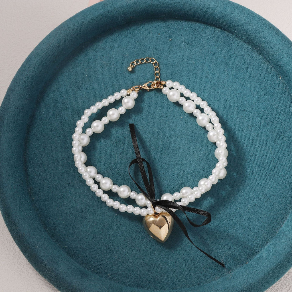 Classic Pearl Necklace with Timeless Appeal