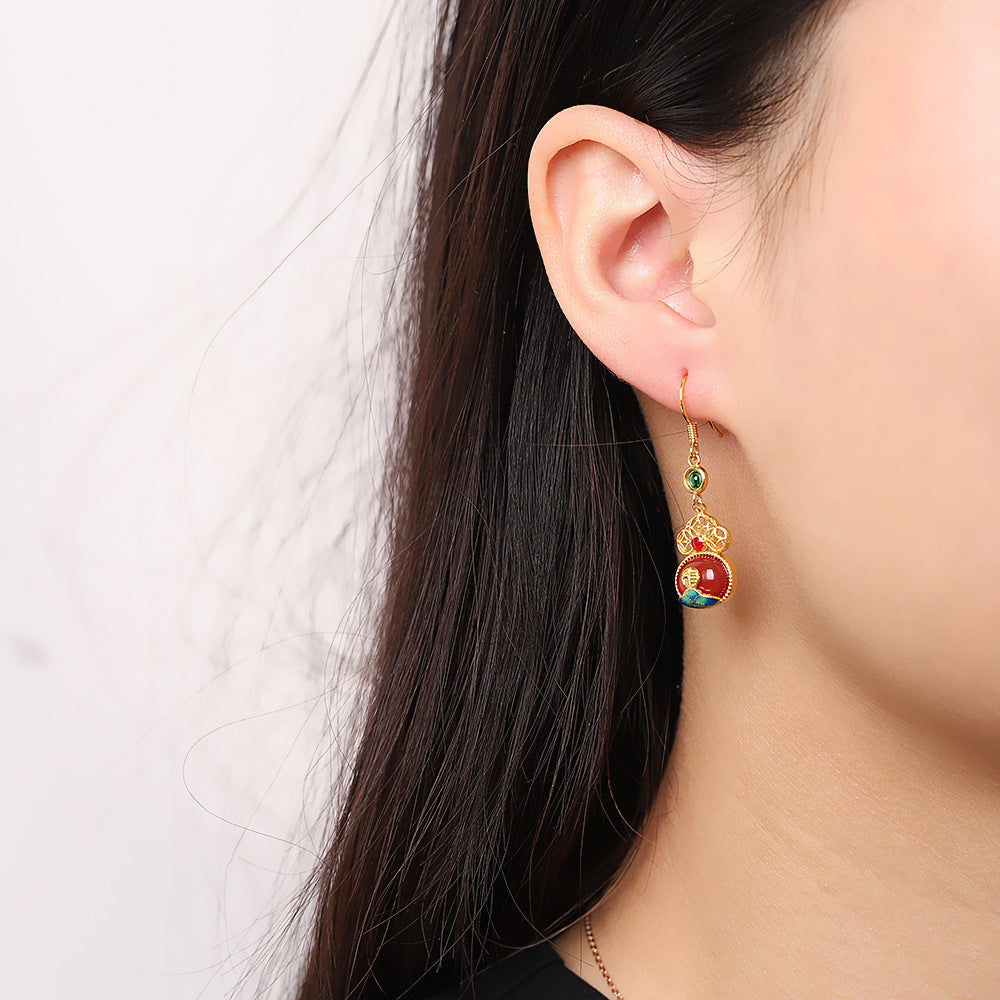 Charming Silver Earring for Any Occasion