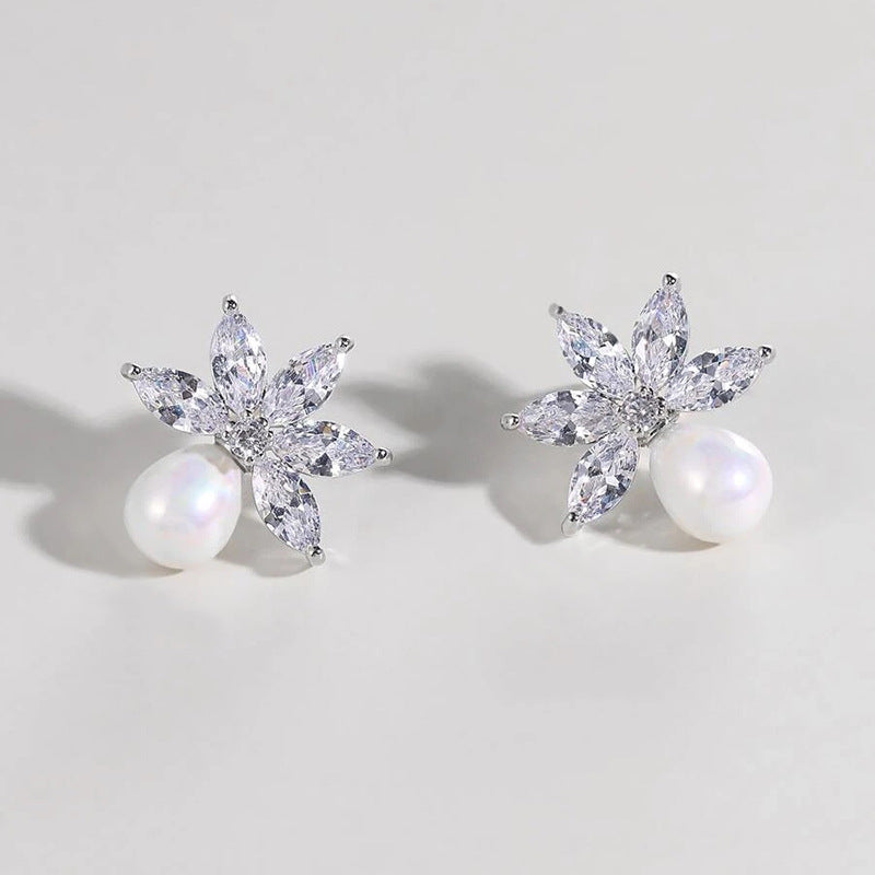 Classic Pearl Earring with Timeless Appeal