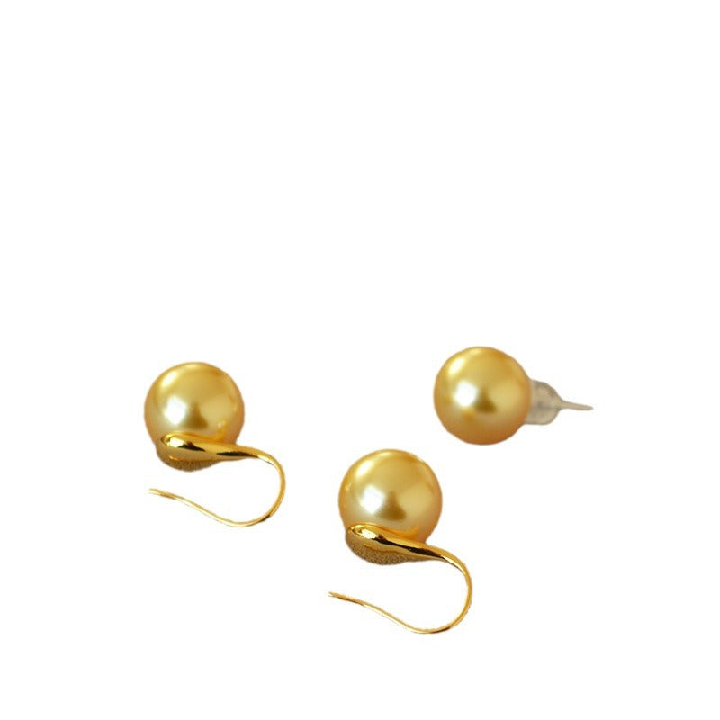 Beautiful Gold Earring with Unique Style