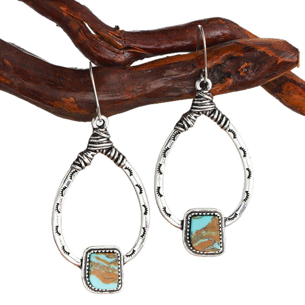 Charming Earring for Any Occasion