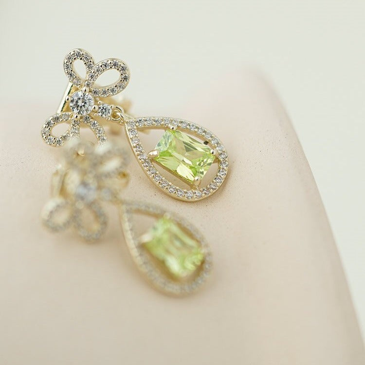 Romantic Gold Earring for Special Moments