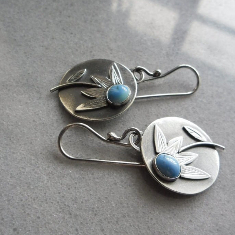 Romantic Gold Earring for Special Moments