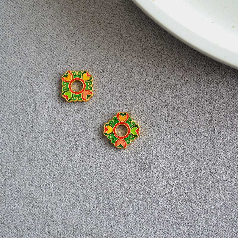 Beautiful Gold Earring with Unique Style