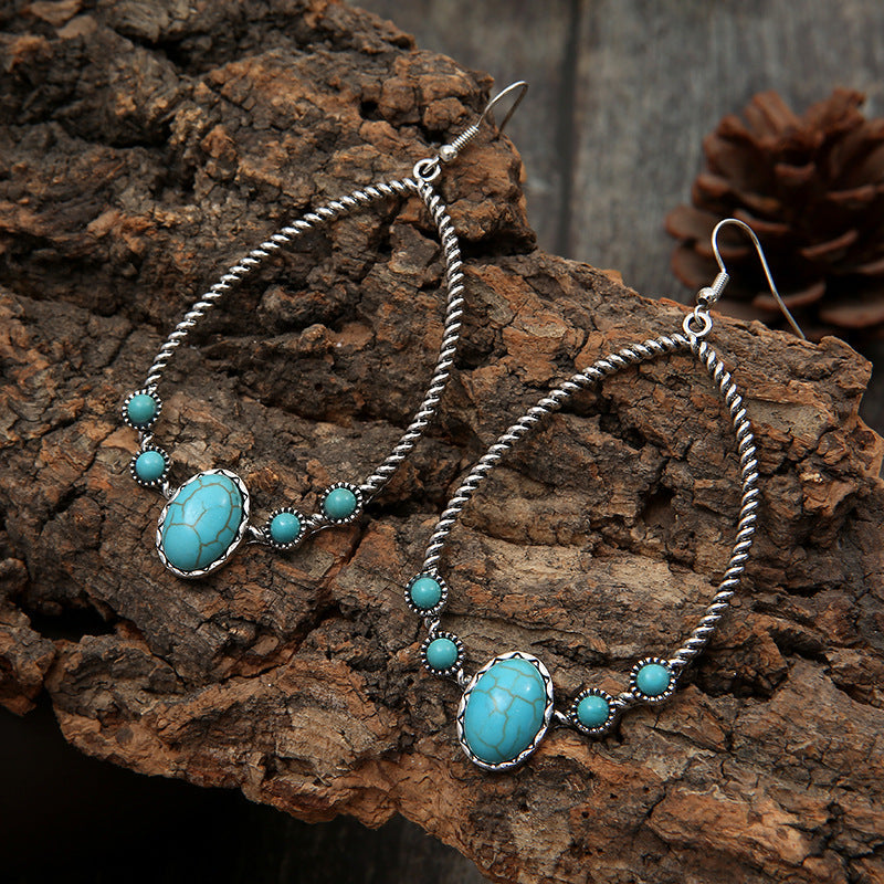 Charming Earring for Any Occasion