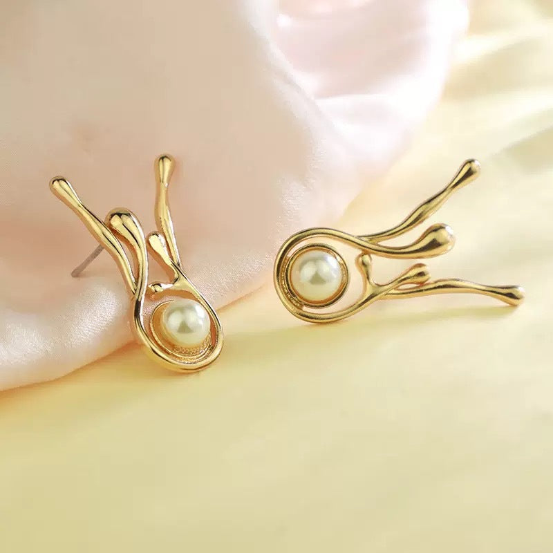 Stunning Pearl Earring for Daily Wear