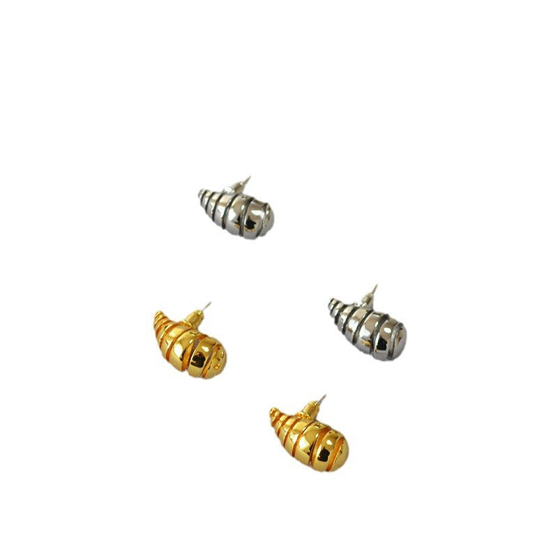Charming Gold Earring for Any Occasion