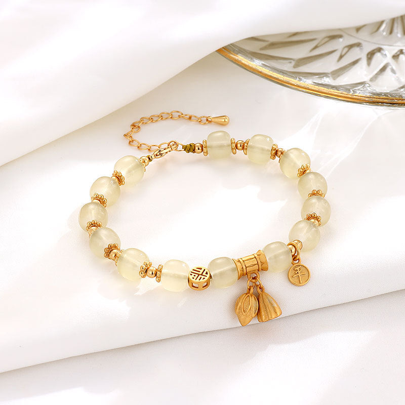 Classic Silver Bracelet with Timeless Appeal