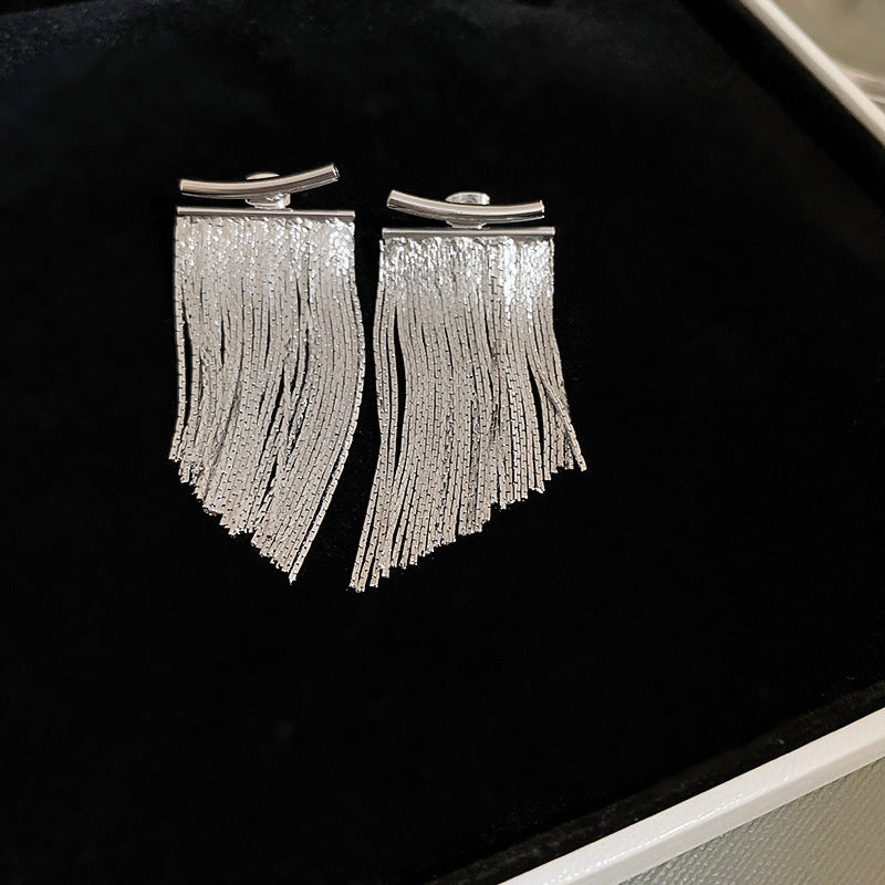 Romantic Silver Earring for Special Moments