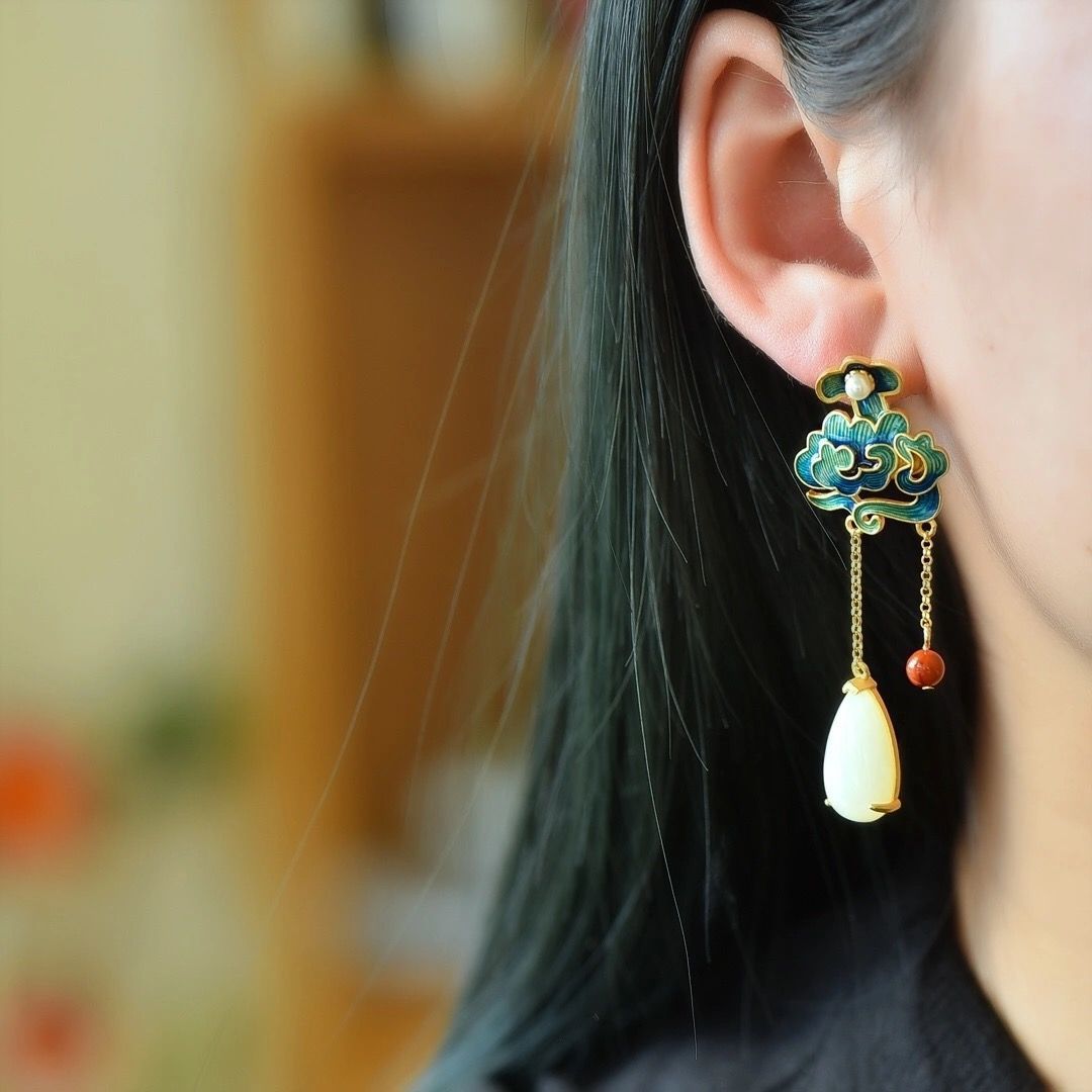Stunning Gold Earring for Daily Wear