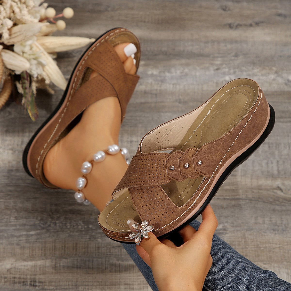 Graceful Orthopedic Sandals for Modern Look